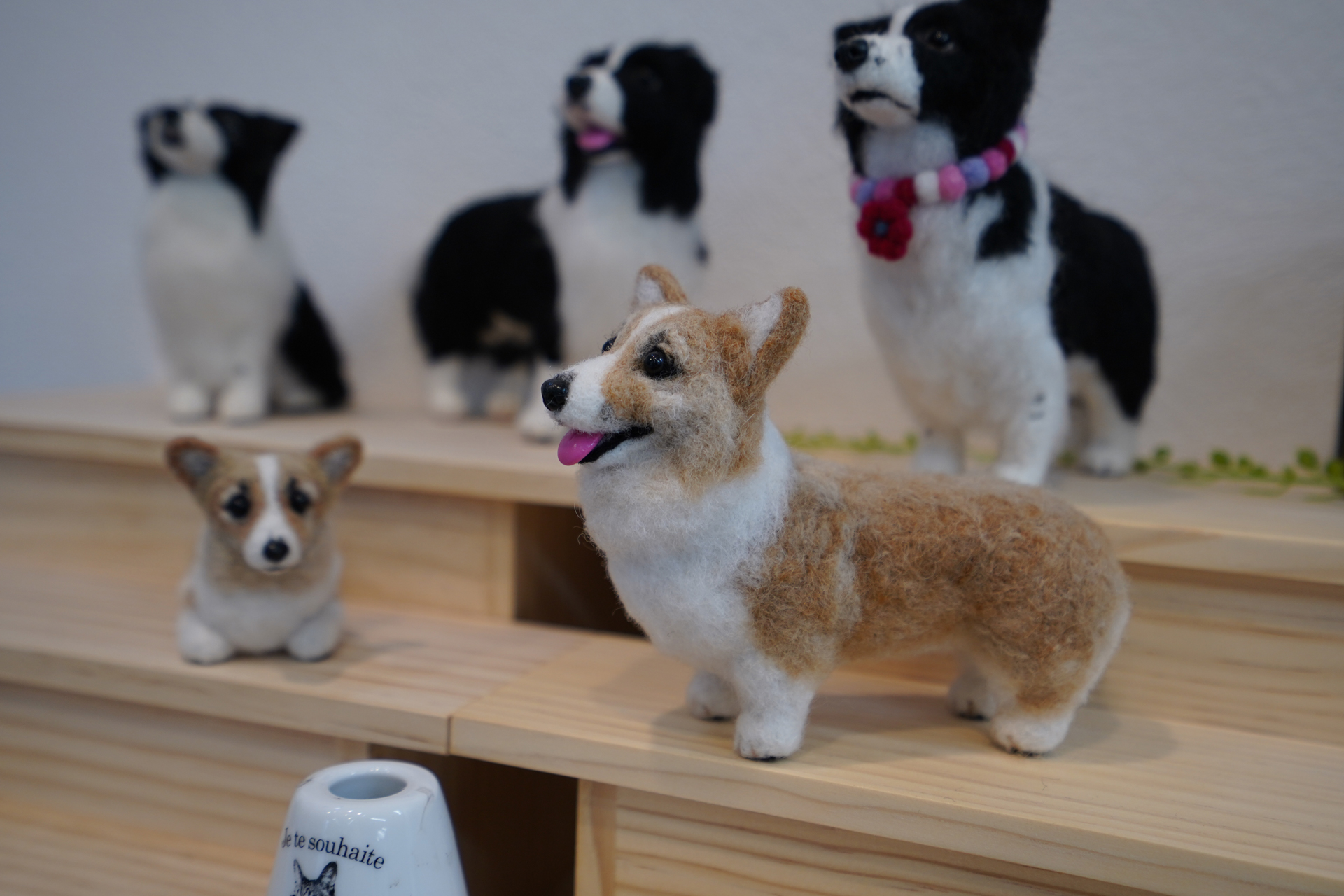 小さな犬の小さな小さなぬいぐるみ Hitsujigumosun