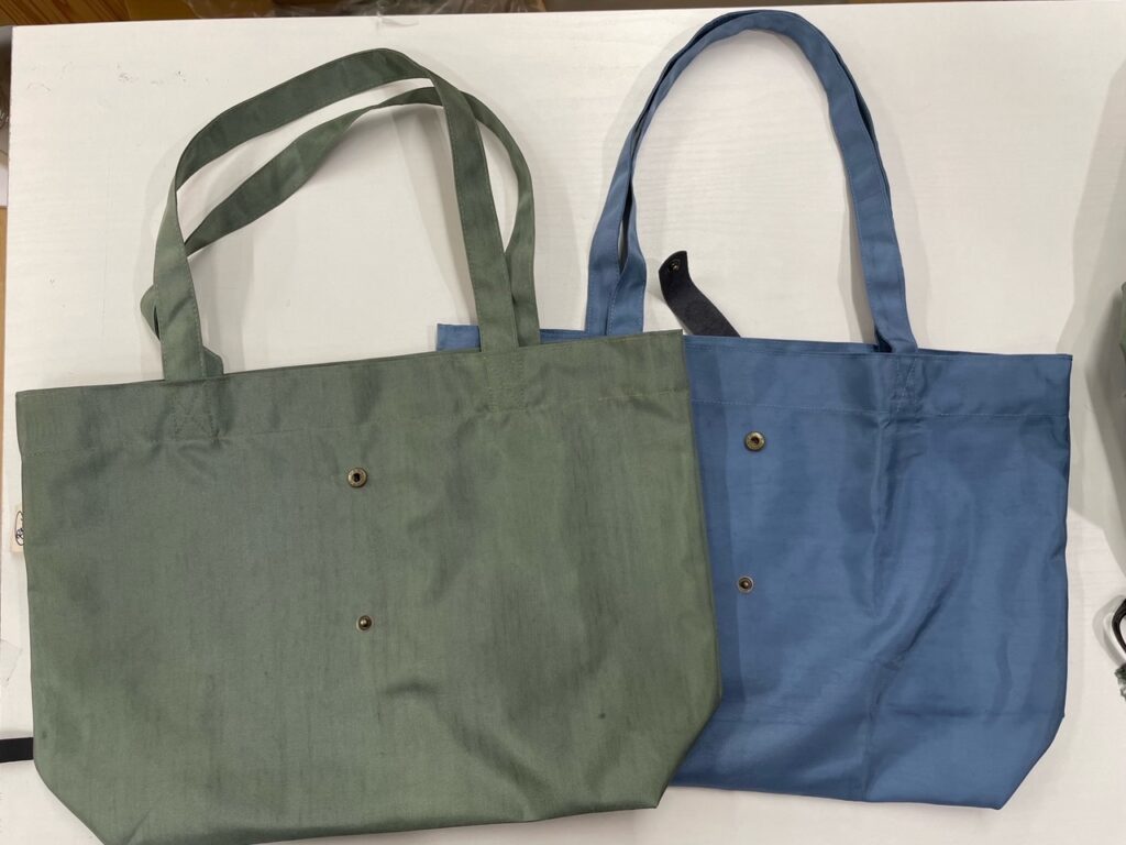 エアバッグ　トートバッグ　アップサイクル ハンドメイド ハンドメイドバッグ